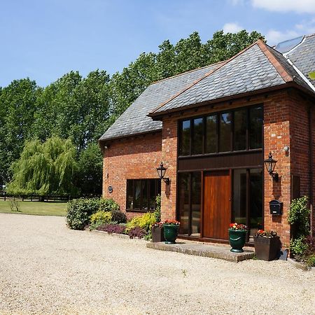 The Olde Barn Bed & Breakfast Lymington Dış mekan fotoğraf