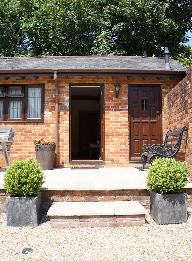 The Olde Barn Bed & Breakfast Lymington Dış mekan fotoğraf